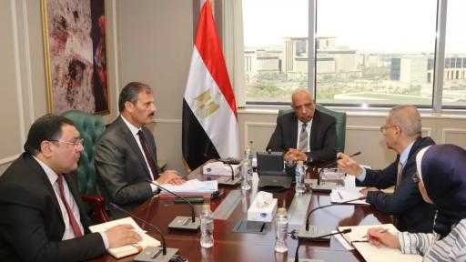 وزير الكهرباء يجتمع بخلية إدارة الأزمة لمتابعة خطة التشغيل لتأمين الشبكة الموحدة وزير الكهرباء يجتمع بخلية إدارة الأزمة لمتابعة خطة التشغيل لتأمين الشبكة الموحدة