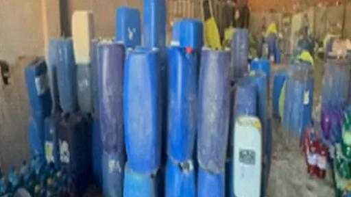 شرطة التموين تضبط مصنعًا دون ترخيص لإنتاج المنظفات الصناعية