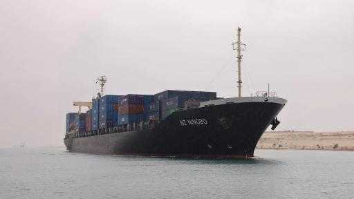 قناة السويس تشهد عبور 39 سفينة بإجمالي حمولات صافية 1.6 مليون طن