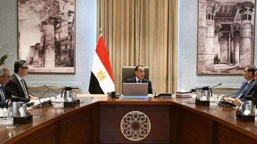 رئيس الوزراء يُتابع توافر مخزون السلع الاستراتيجية.. ويُوجه بالتوسع في سلاسل ”كاري أون”