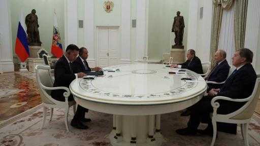 القاهرة وموسكو تبحثان تدشين مركز لوجستي للحبوب والطاقة وتطورات مشروعي الضبعة والمنطقة الصناعية الروسية