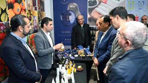 رئيس الوزراء يتفقد معرض منتجات الشركات الصناعية بالمنطقة الاستثمارية ببنها| صور