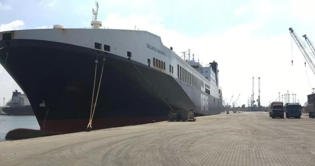 ميناء دمياط