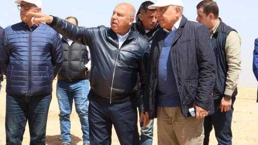 وزيرا الكهرباء والنقل يتفقدان منطقة جبل الجلالة لبدء إقامة عدد من مشروعات طاقة الرياح