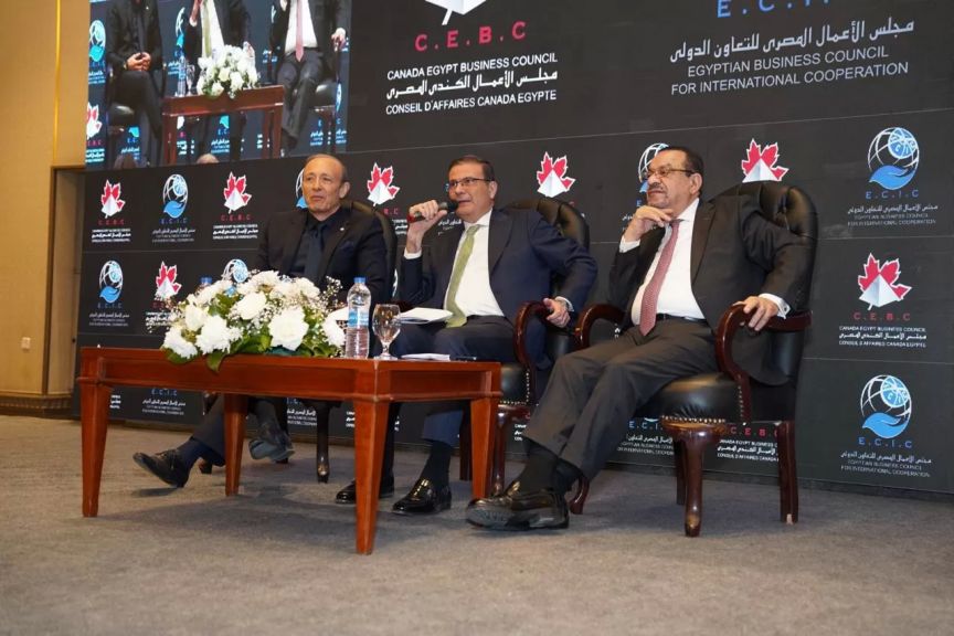 جانب من الندوة