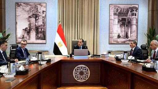 رئيس الوزراء: مهتمون بسداد مستحقات شركات الأدوية لدى ”الشراء الموحد” لانتظام سلاسل التوريد