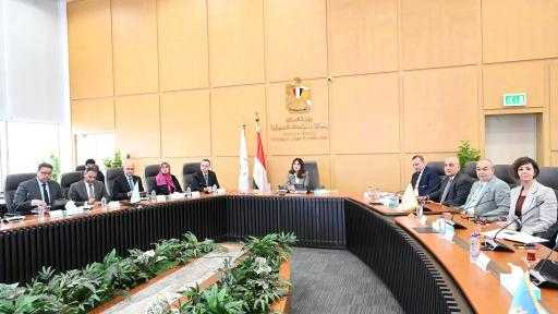 وزيرة الإسكان تبحث موقف المبيعات وخطط التسويق لعدد من مشروعات ”المجتمعات العمرانية”