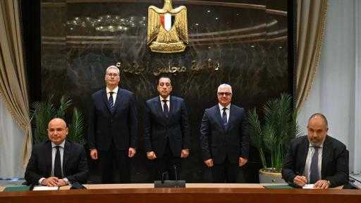 باستثمارات 215 مليون دولار.. توقيع عقد مشروع ”بولي سيرف” للأسمدة والكيماويات بـ”السخنة”