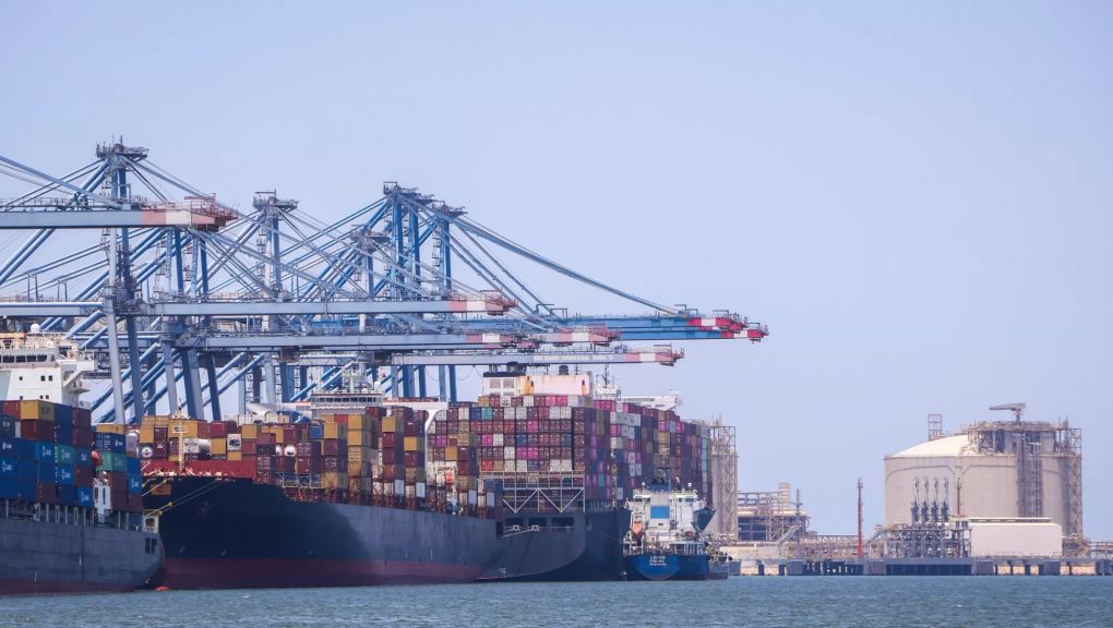 ميناء دمياط