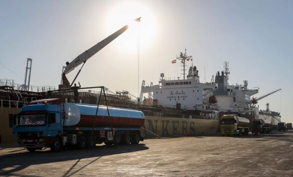 ميناء دمياط