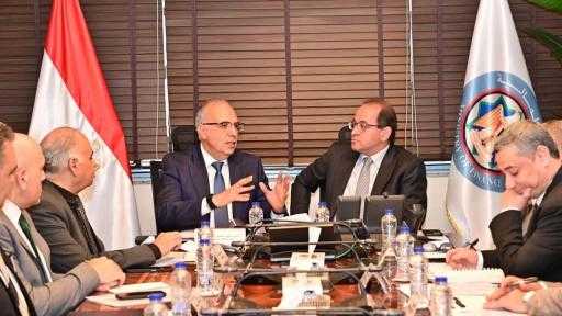 وزيرا المالية والري يناقشان بروتوكولًا مقترحًا لتمويل مشروعات التحول إلى أنظمة الري... وزيرا المالية والري يناقشان بروتوكولًا مقترحًا لتمويل مشروعات التحول إلى أنظمة الري الحديث