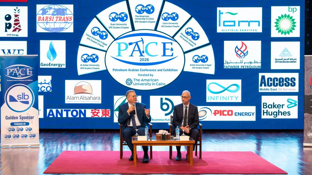 جانب من الجلسة الحوارية مع الطلاب