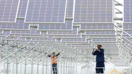 شركات صينية للألواح الشمسية: ارتفاع الطلب نتيجة حرب إيران لن يحل مشكلة فائض القدرة الإنتاجية