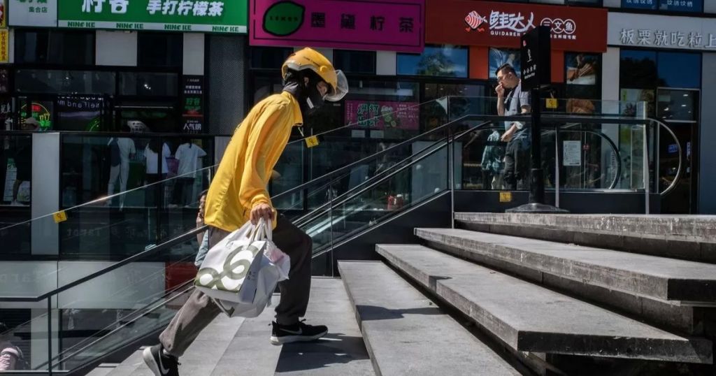 الصين تغرم علي بابا و PDD لإخفاقات في الرقابة على توصيل الطعام