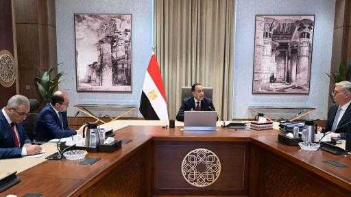 رئيس الوزراء يُتابع مع وزيري المالية والبترول جهود تأمين مخزون استراتيجي من المنتجات البترولية