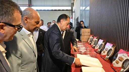 الأول في الشرق الأوسط وإفريقيا.. رئيس الوزراء يفتتح مصنع ”بوريكس” لصناعة الأواني المنزلية| صور