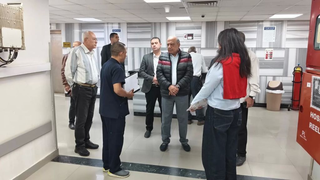 جانب من زيارة وزير الكهرباء