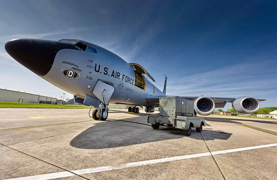 شحنات وقود طائرات عسكرية من أمريكا تكشف حجم تأثير حرب إيران