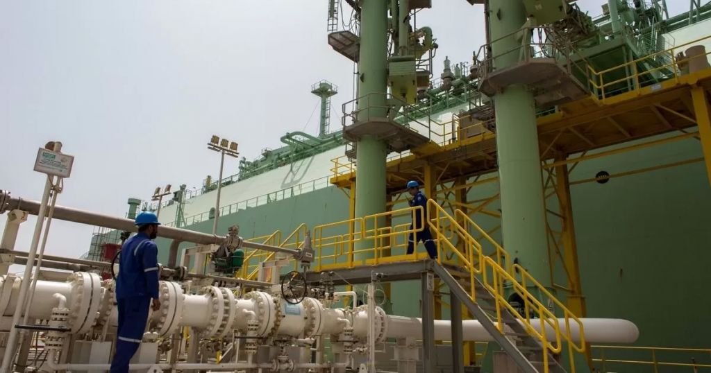 باكستان تشتري شحنة غاز مسال من السوق الفورية لأول مرة منذ عامين