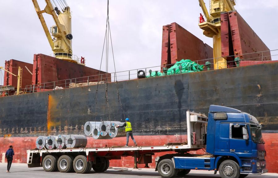 ميناء دمياط