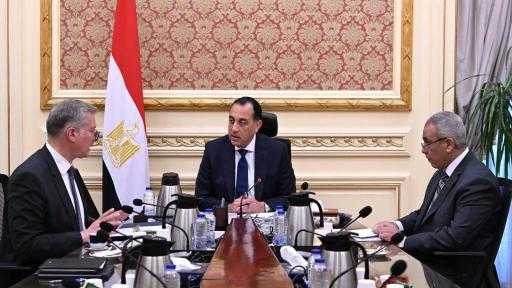 رئيس الوزراء يطلع على خطط تأمين إمدادات الوقود لقطاع الكهرباء خلال الصيف