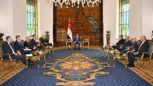 الرئيس السيسي يثمن الزخم المتنامي في العلاقات مع روسيا على صعيد التبادل التجاري والمشروعات المشتركة