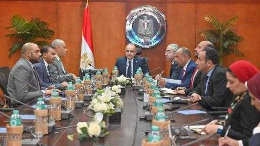 وزير الاستثمار يُناقش مع ”العربي” خطط المجموعة التوسعية