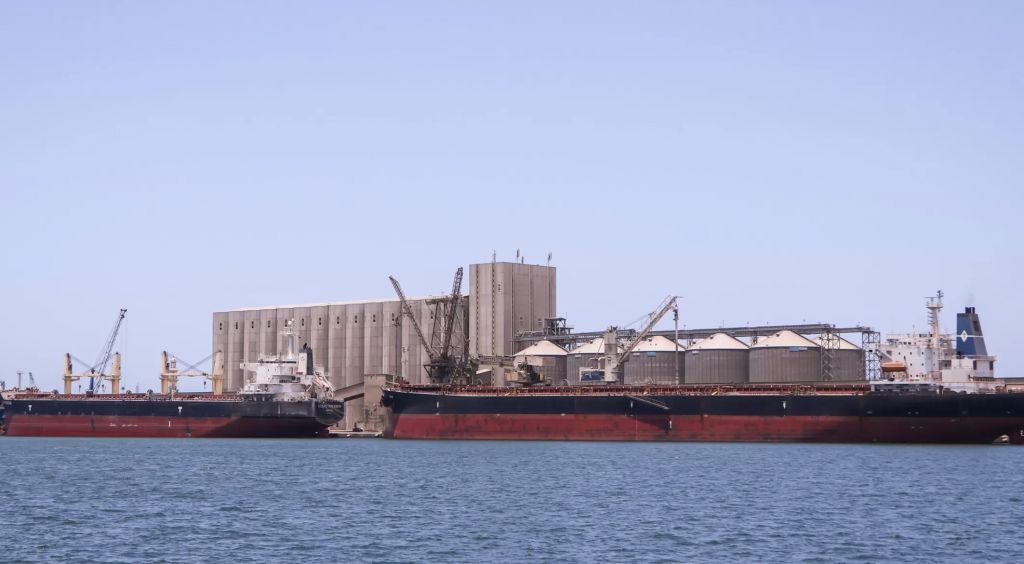 ميناء دمياط