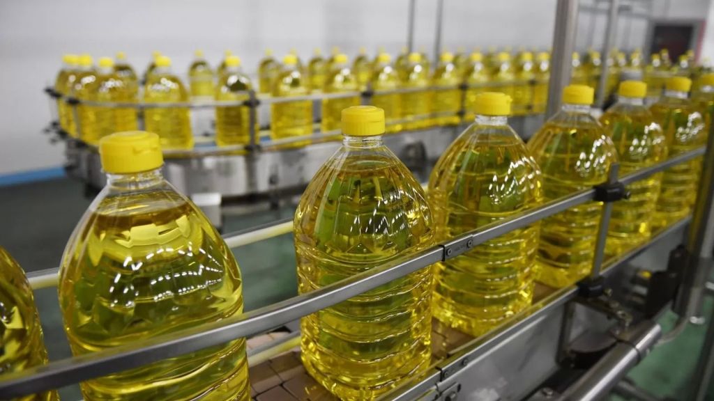 شحنات زيت الطهي الصيني المستعمل تتدفق إلى أمريكا وسط صدمة النفط