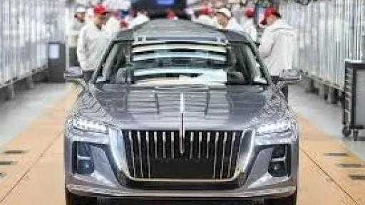 ديمقراطيو مجلس النواب يحثون ترامب على إبقاء حظر على السيارات الصينية