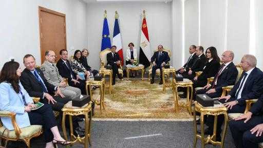 الرئيس السيسي: مهتمون بتعزيز التعاون بمجالات التجارة والاستثمار والصناعة والنقل مع فرنسا