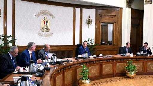 رئيس الوزراء يُكلف بسرعة الانتهاء من مبادرة التوسع في استخدام الطاقة الجديدة والمتجددة بالمصانع