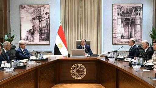 رئيس الوزراء يُتابع طرح عددًا من الشركات بالبورصة منها 4 تابعة للقوات المسلحة
