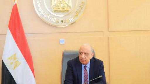 وزير الكهرباء يجتمع برؤساء الشركات ويوجه برفع درجة الاستعداد لمجابهة ارتفاع الأحمال وزيادة الاستهلاك