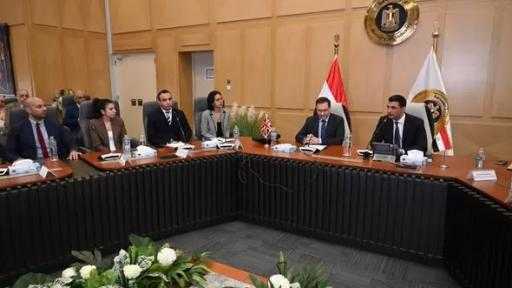 وزير الصناعة يُناقش مع 9 شركات بريطانية خططها التوسعية في مصر
