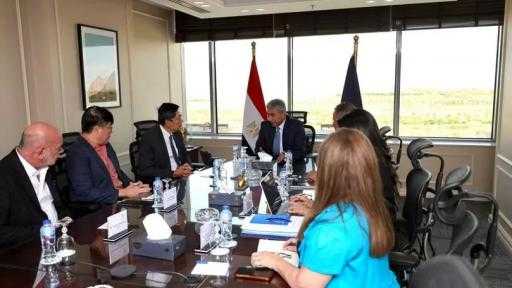 وزير السياحة يُناقش تنظيم سلسلة من المعارض الأثرية المصرية المؤقتة في عدد من المدن حول العالم