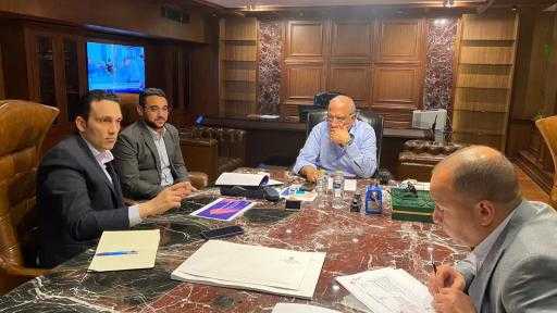 نحو شبكة أكثر استدامة.. وزير الكهرباء يبحث مع سكاتك مشروعات الطاقة المتجددة والتخزين