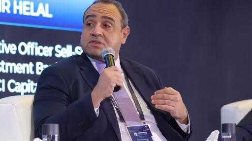 رئيس بحوث هيرميس يفجر مفاجأة: الدولار قد يتراجع لأقل من 50 جنيهًا في مصر بشرط