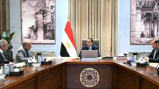 رئيس الوزراء يُتابع إجراءات توفير التمويل المطلوب لمشروعات الطاقة الجديدة والمتجددة