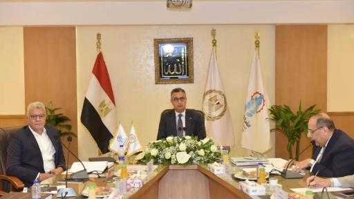 وزير التموين يؤكد على أهمية استمرار الحفاظ على مخزونات آمنة وكافية من... وزير التموين يؤكد على أهمية استمرار الحفاظ على مخزونات آمنة وكافية من السلع الاستراتيجية