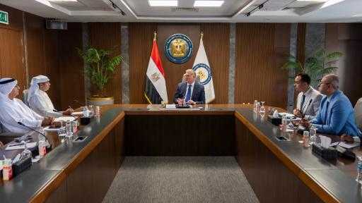 وزير البترول يُناقش مع إينوك ودراجون أويل الإماراتيتين الاستثمار بمجال تموين وقود الطائرات وإنتاج النفط والغاز