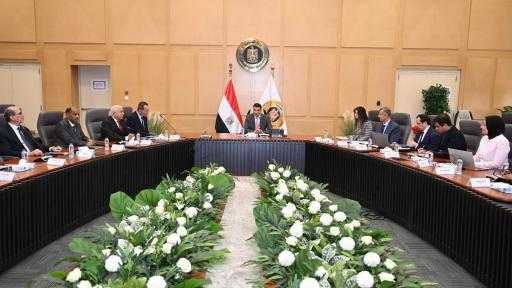 وزير الصناعة: نستهدف تحقيق قفزة في حجم صادرات الأثاث واستعادة مكانتها وزير الصناعة: نستهدف تحقيق قفزة في حجم صادرات الأثاث واستعادة مكانتها