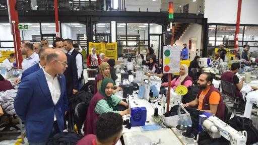 باستثمارات 61.4 مليون دولار.. وزير الاستثمار يتفقد مصنع أليكس أباريز للملابس الجاهزة