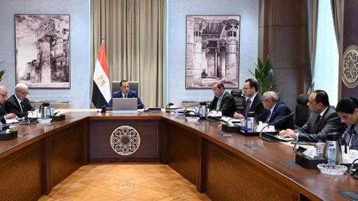 رئيس الوزراء: نعمل على تأمين مخزون استراتيجي مطمئن من المنتجات البترولية رئيس الوزراء: نعمل على تأمين مخزون استراتيجي مطمئن من المنتجات البترولية