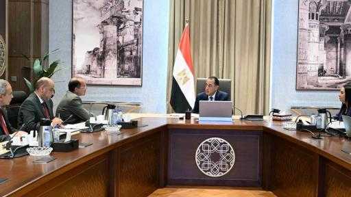 رئيس الوزراء يُناقش مبادرات تحفيز أصحاب المهن الحرة والعمالة غير المنتظمة والمصريين بالخارج للاستفادة بالحماية الاجتماعية