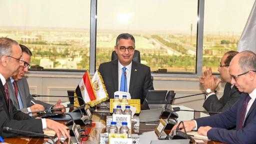 وزير التموين يُناقش مع WE التعاون في مشروعات الكارت الموحد والدعم النقدي... وزير التموين يُناقش مع WE التعاون في مشروعات الكارت الموحد والدعم النقدي وكاري أون