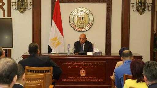 وزير الكهرباء يلتقي برؤساء البعثات الدبلوماسية والقنصلية بالخارج ويطرح مجالات العمل المشترك وزير الكهرباء يلتقي برؤساء البعثات الدبلوماسية والقنصلية بالخارج ويطرح مجالات العمل المشترك