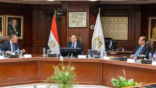 محافظ البنك المركزي ووزير التعليم العالي يبحثان مستجدات ”منحة علماء المستقبل” استعدادًا... محافظ البنك المركزي ووزير التعليم العالي يبحثان مستجدات ”منحة علماء المستقبل” استعدادًا لقبول طلاب جدد
