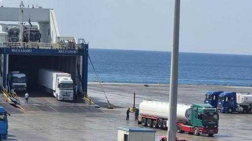 تداول 7 آلاف طن من البضائع و400 شاحنة بمواني البحر الأحمر