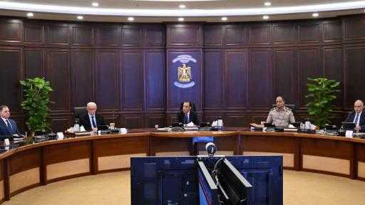 مجلس الوزراء: تخصيص أراضي لإقامة أنشطة صناعية وتجارية ومحطات تحلية لمياه البحر